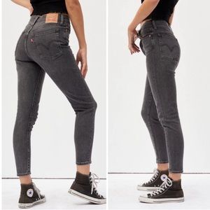 Levi’s Wedgie Skinny | Size 28 | Black